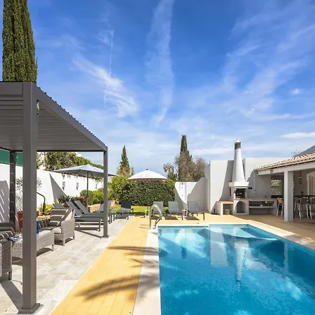 Villa In Coastal Town Of Carvoeiro, Algarve