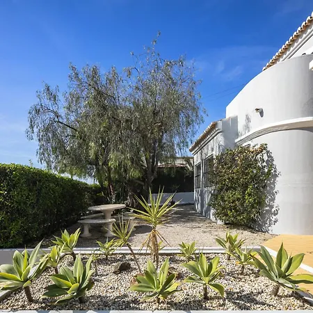 In Coastal Town Of Carvoeiro, Algarve Villa Carvoeiro (Lagoa)