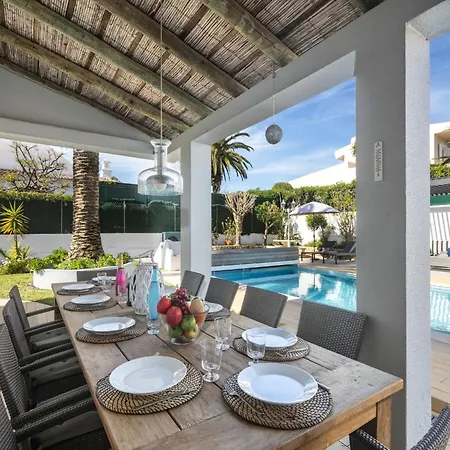 Villa In Coastal Town Of Carvoeiro, Algarve
