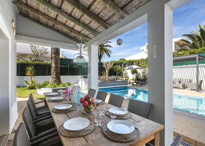 Villa In Coastal Town Of Carvoeiro, Algarve
