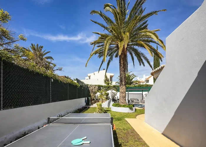 Villa In Coastal Town Of Carvoeiro, Algarve